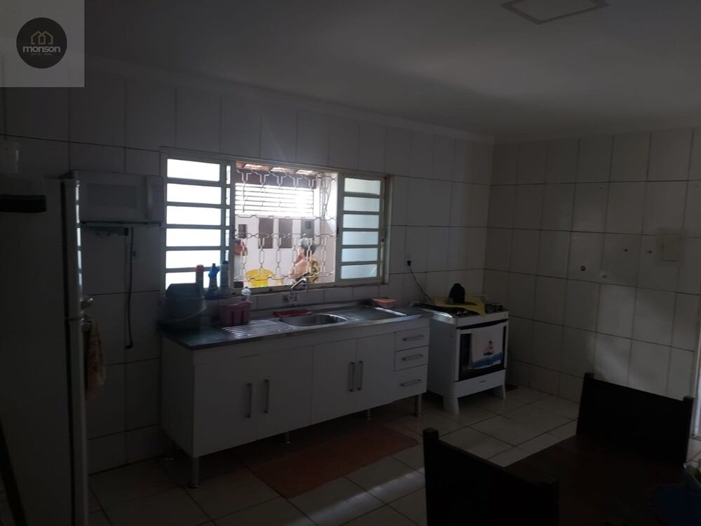 Casa à venda com 2 quartos, 176m² - Foto 1