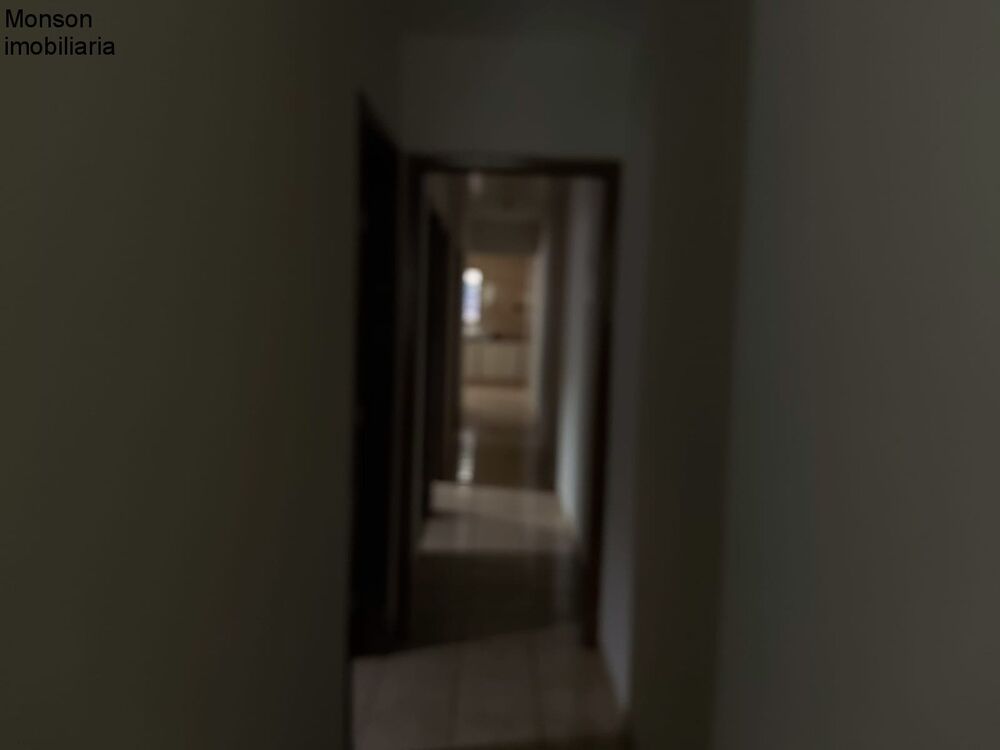 Casa à venda com 3 quartos, 200m² - Foto 1