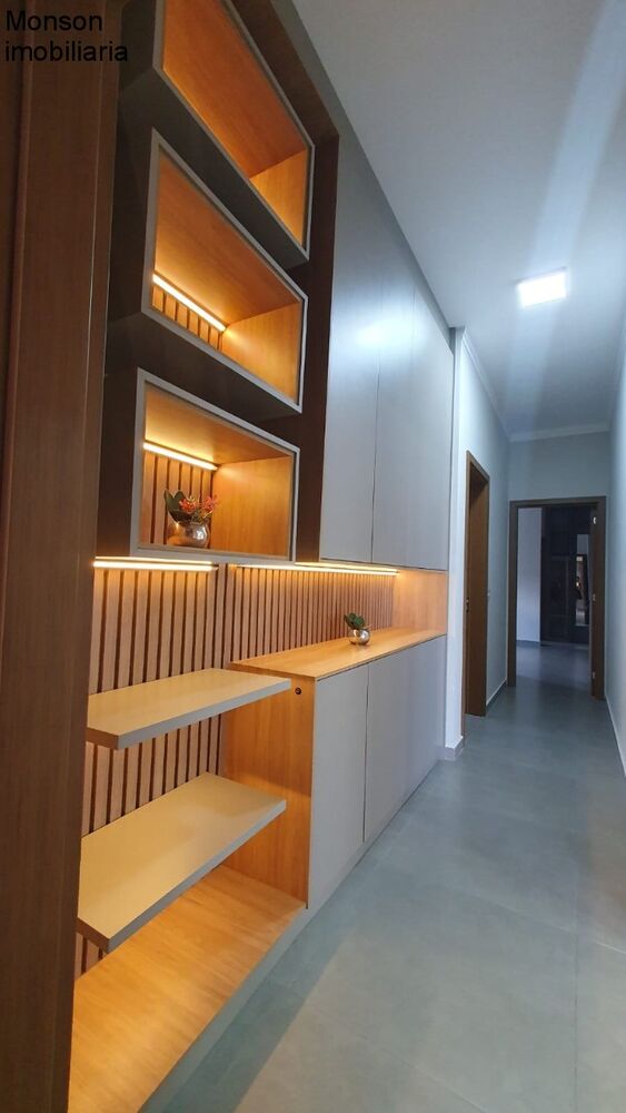 Casa à venda com 3 quartos, 232m² - Foto 1
