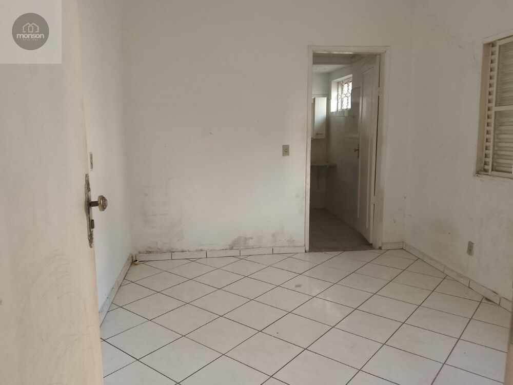 Casa à venda com 3 quartos, 100m² - Foto 2