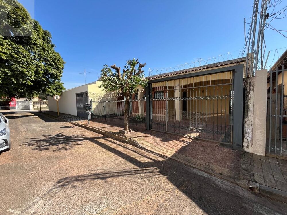 Casa, 3 quartos, 231 m² - Foto 1