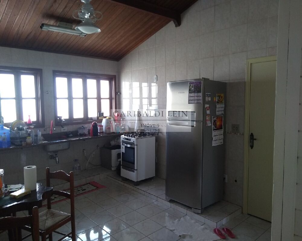 Casa à venda com 4 quartos, 388m² - Foto 2