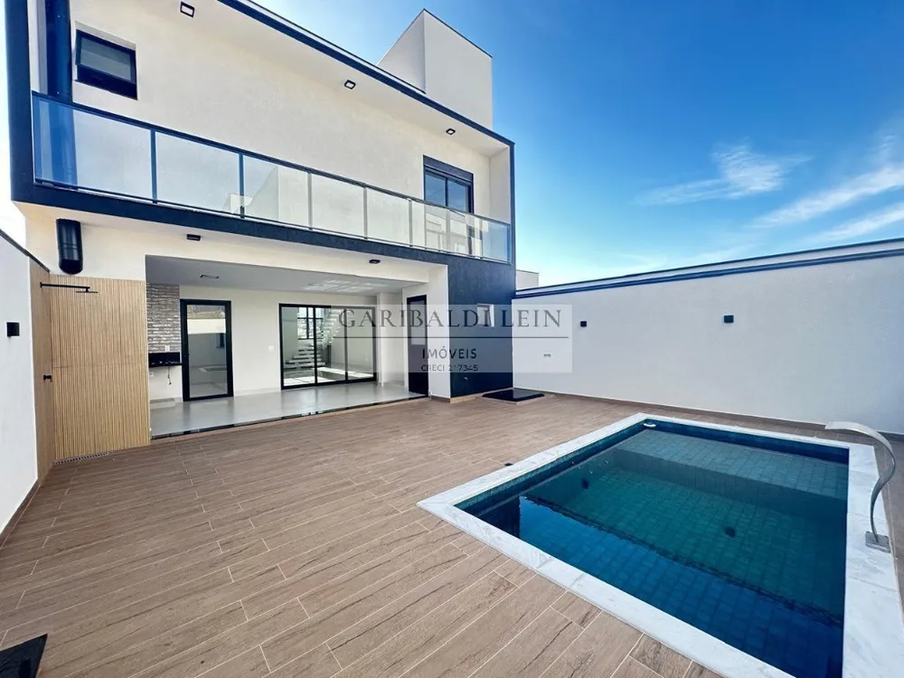 Casa, 3 quartos, 194 m² - Foto 1