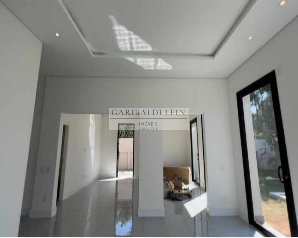 Casa, 5 quartos, 307 m² - Foto 1