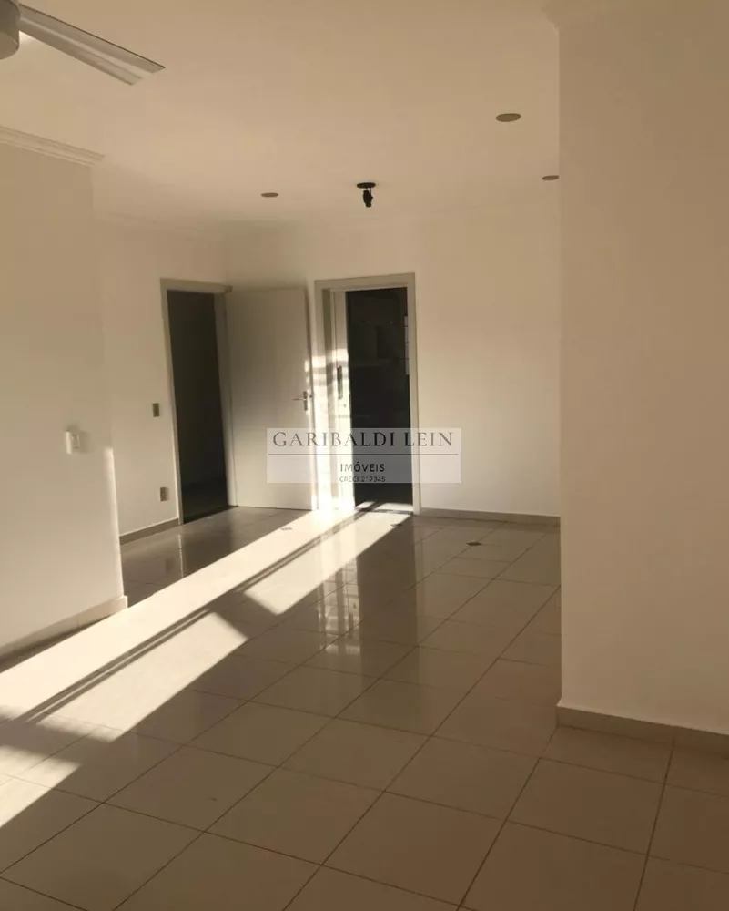 Apartamento à venda com 3 quartos, 117m² - Foto 3