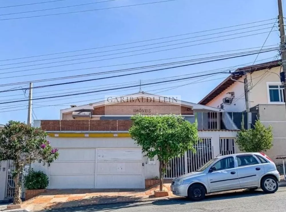 Casa à venda com 3 quartos, 240m² - Foto 1