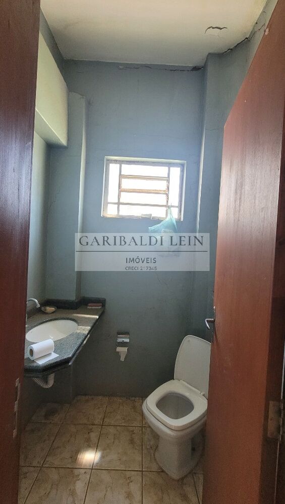 Casa para alugar com 2 quartos, 110m² - Foto 1