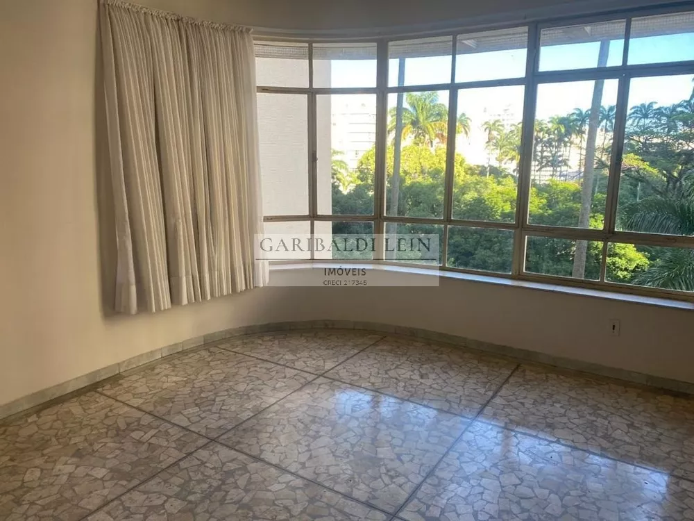 Apartamento à venda com 3 quartos, 170m² - Foto 4