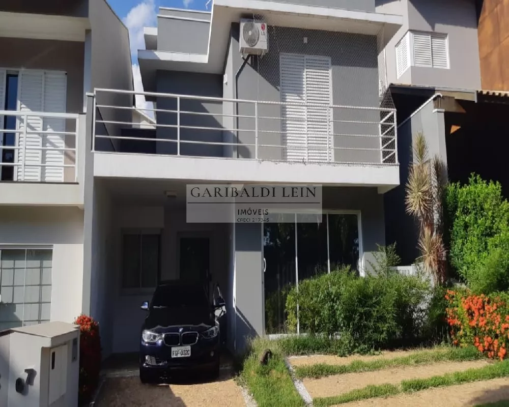 Casa à venda com 3 quartos, 250m² - Foto 1