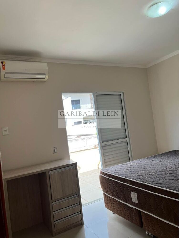 Casa, 4 quartos, 250 m² - Foto 1
