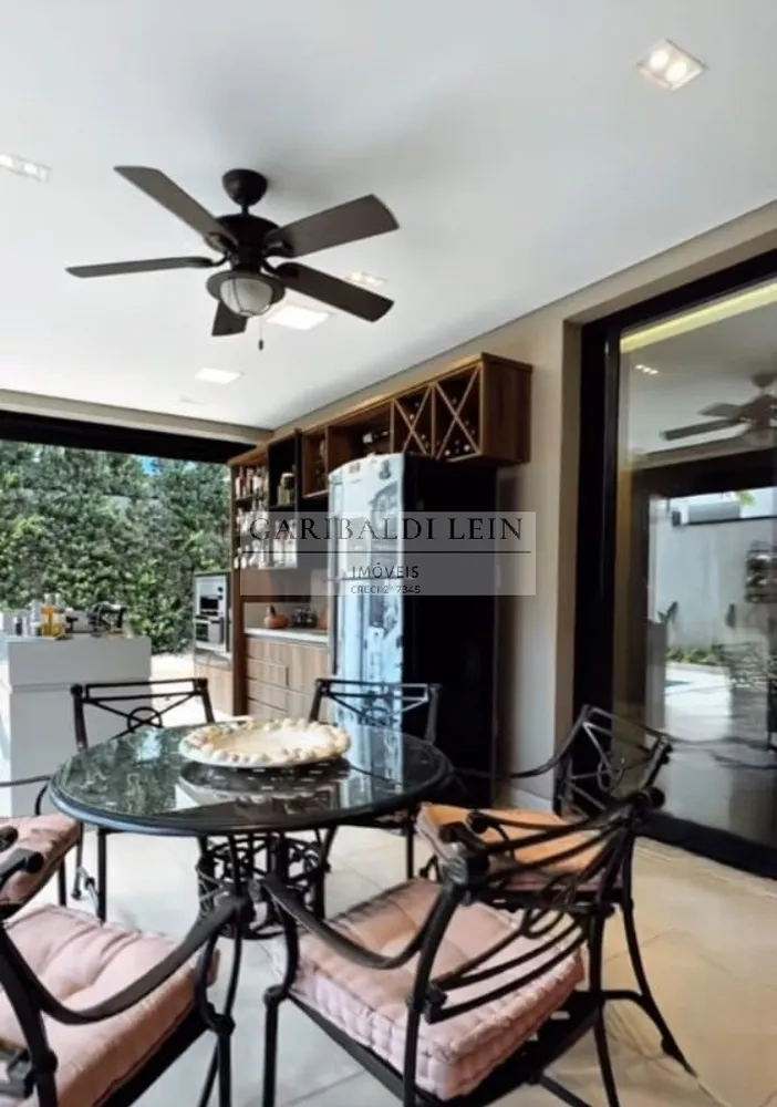 Casa, 3 quartos, 251 m² - Foto 1