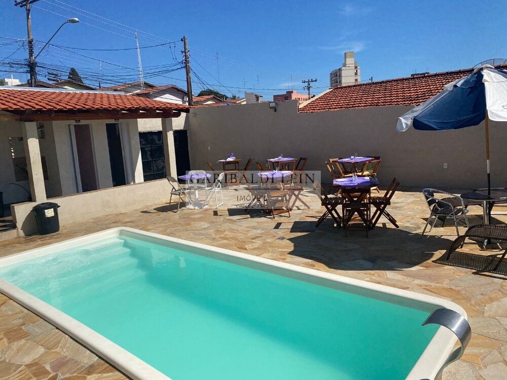 Casa à venda com 2 quartos, 90m² - Foto 1