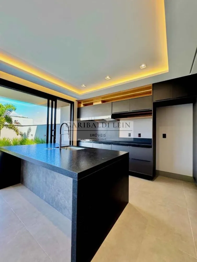 Casa, 3 quartos, 264 m² - Foto 1