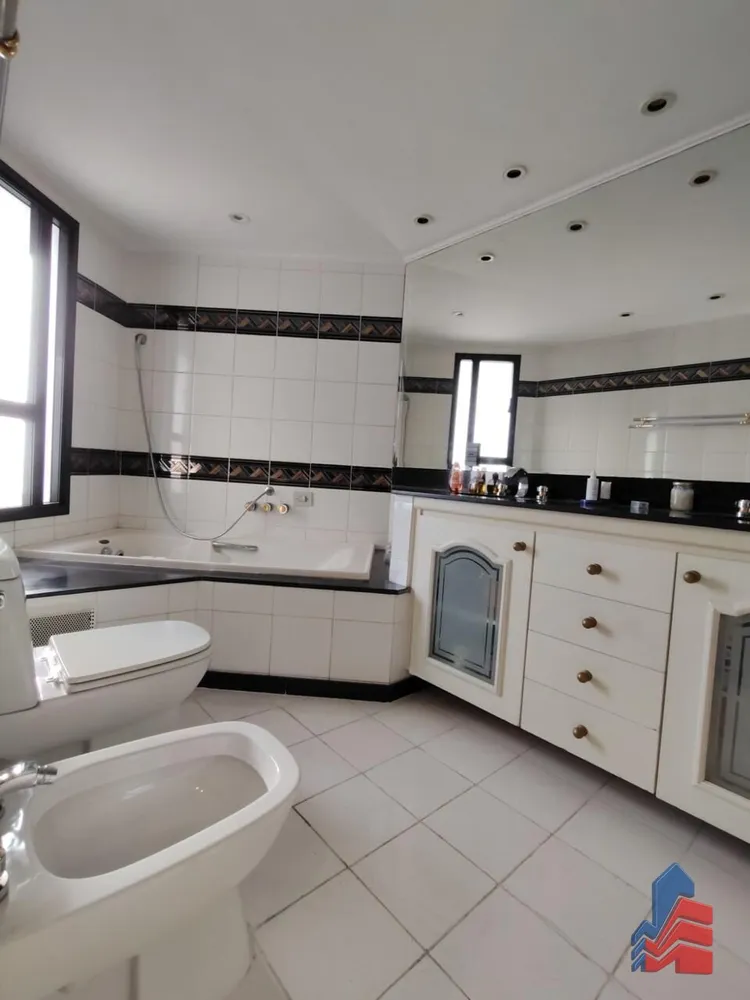 Apartamento, 3 quartos, 245 m² - Foto 11