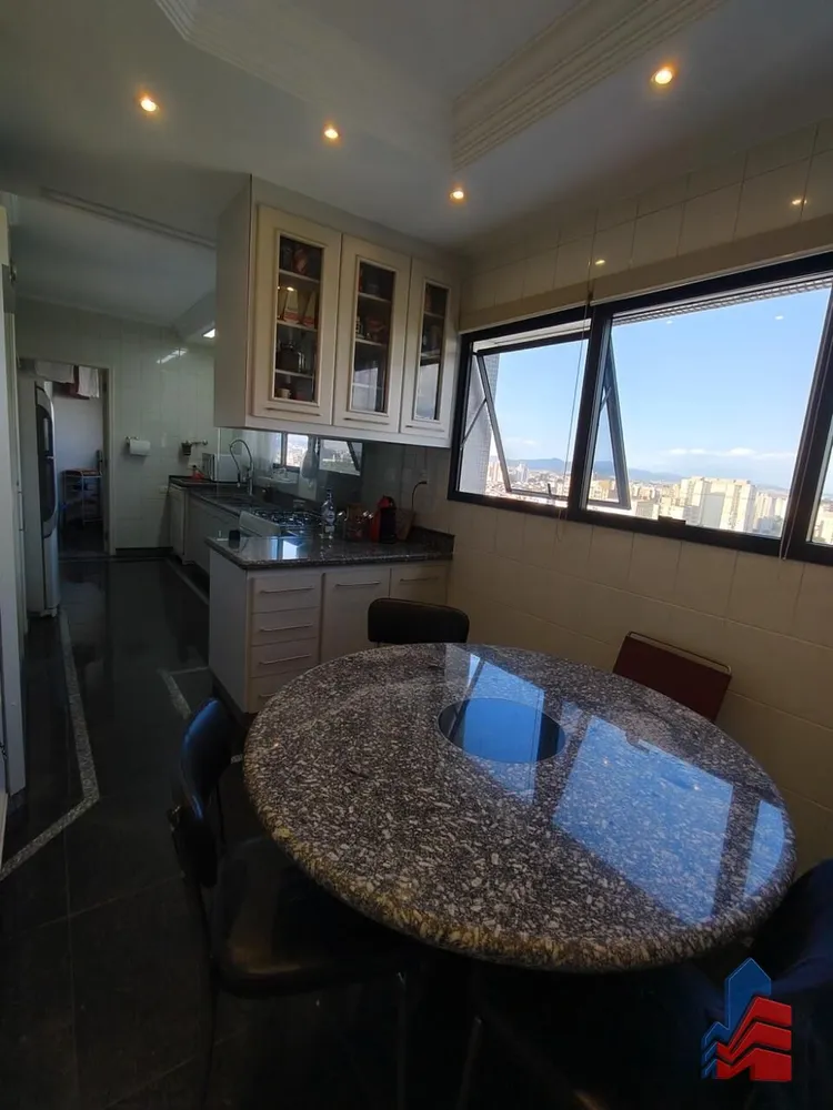 Apartamento, 3 quartos, 245 m² - Foto 2