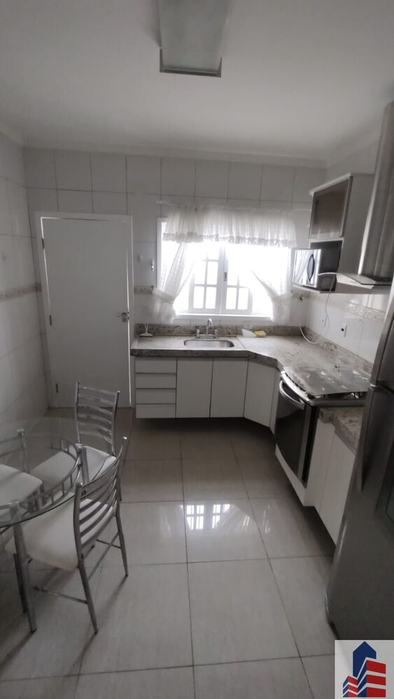 Casa à venda com 2 quartos, 170m² - Foto 1