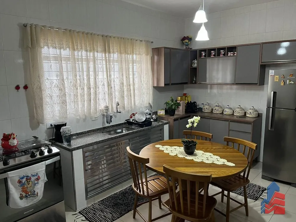 Casa, 3 quartos, 240 m² - Foto 4
