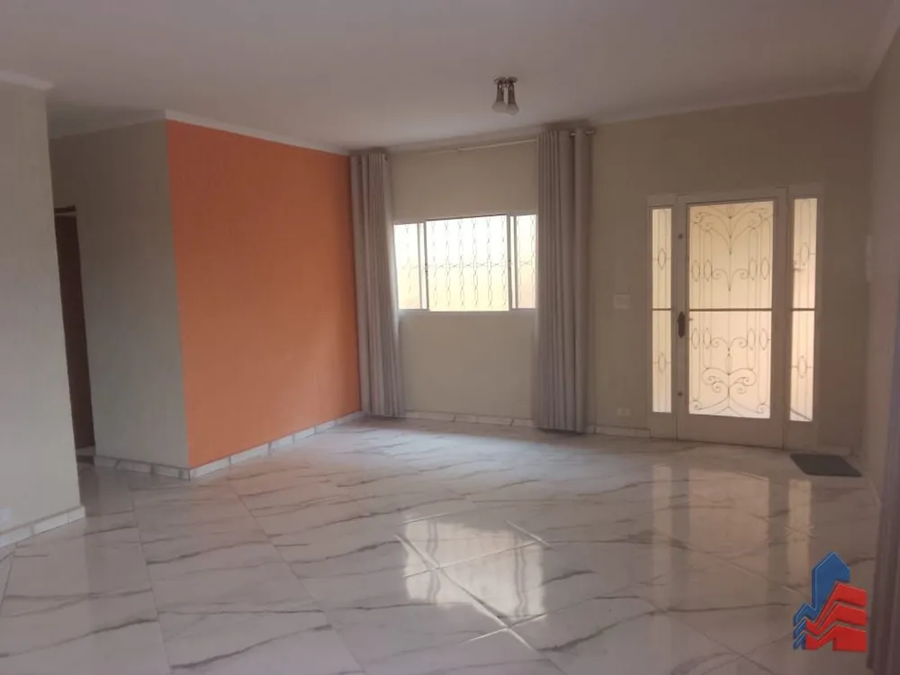 Casa, 4 quartos, 200 m² - Foto 1