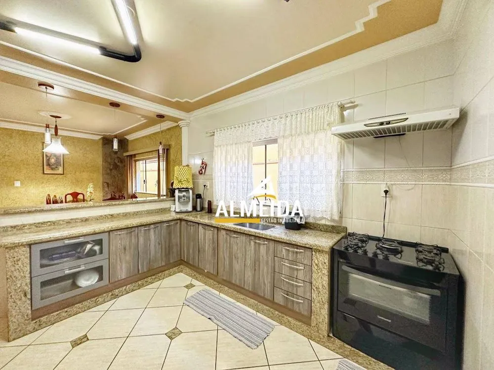Casa, 3 quartos, 250 m² - Foto 3