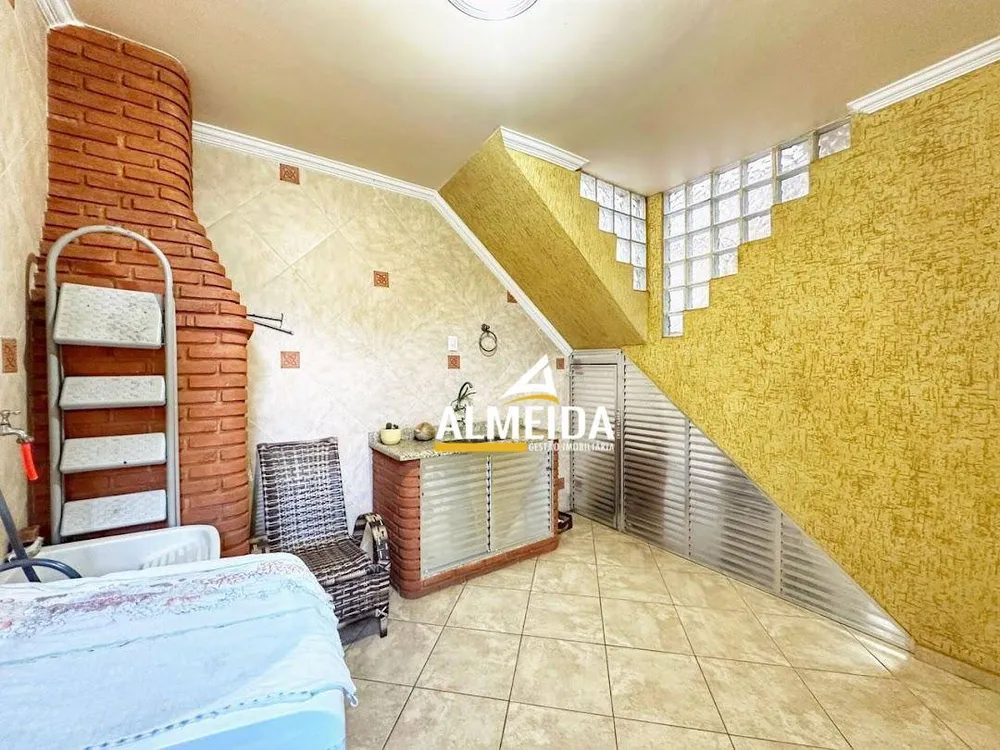 Casa, 3 quartos, 250 m² - Foto 2