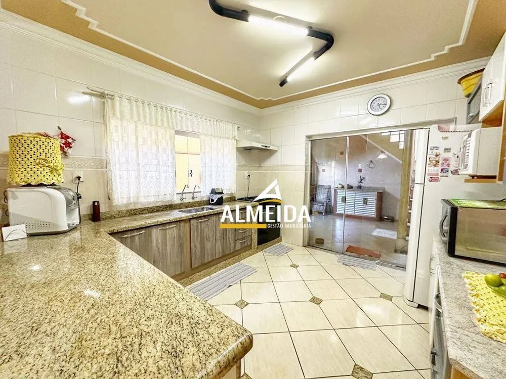 Casa, 3 quartos, 250 m² - Foto 10