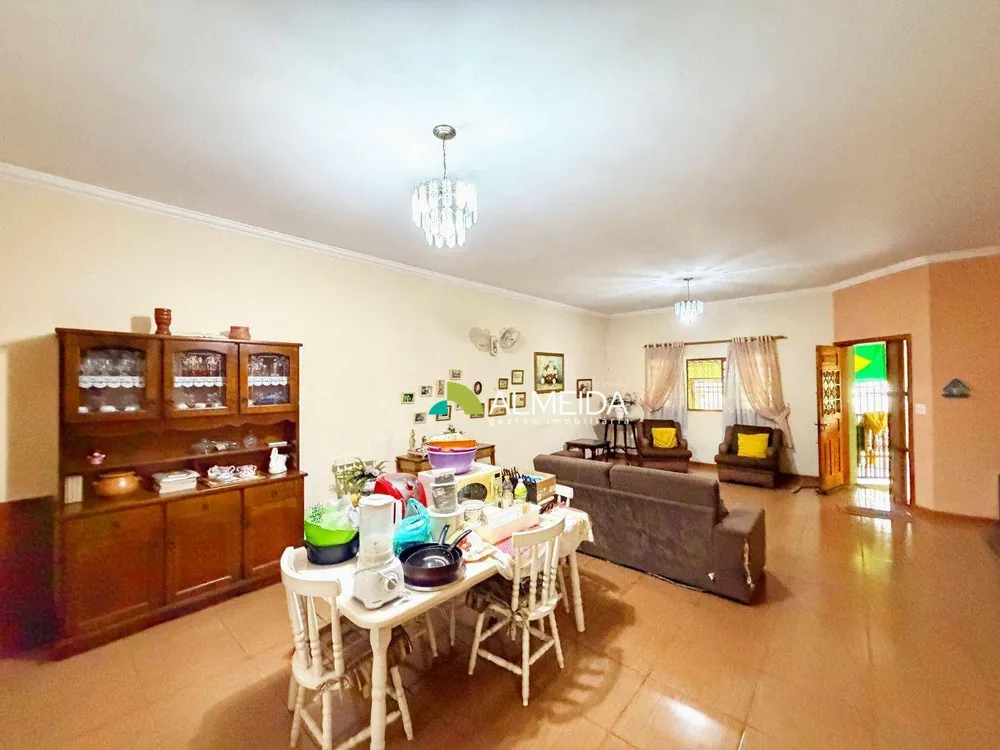 Casa, 4 quartos, 198 m² - Foto 3