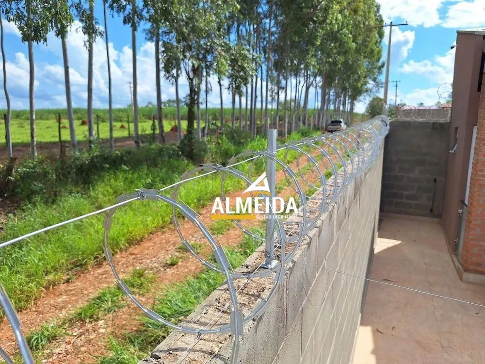 Chácara, 3 quartos, 1400 m² - Foto 1