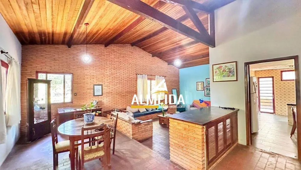 Casa, 4 quartos, 298 m² - Foto 1