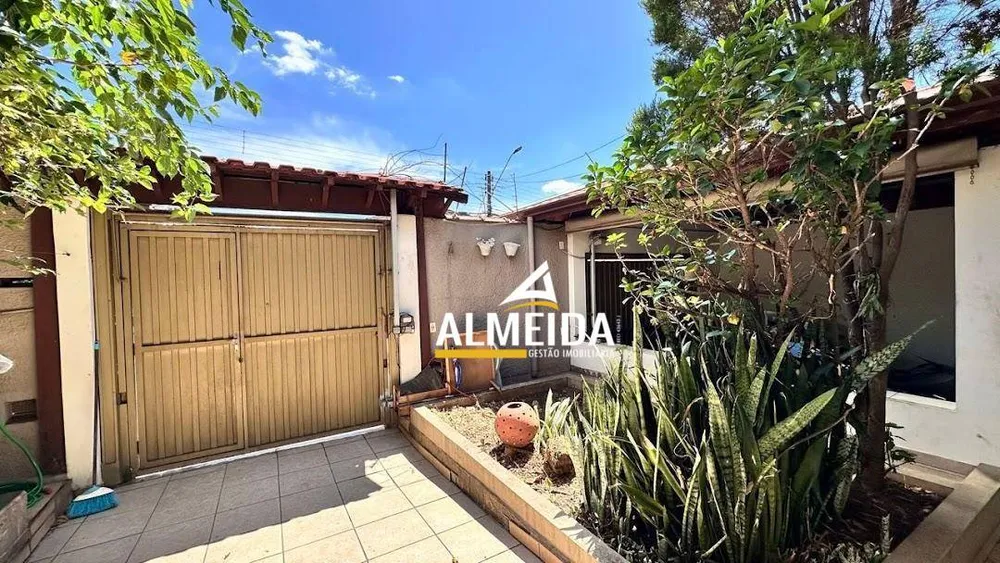 Casa, 4 quartos, 168 m² - Foto 1