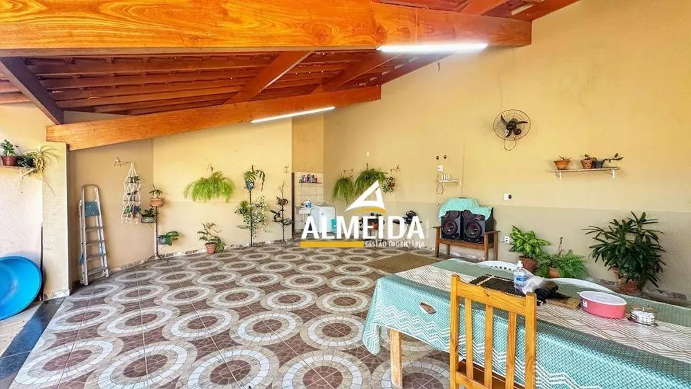 Casa, 3 quartos, 200 m² - Foto 1