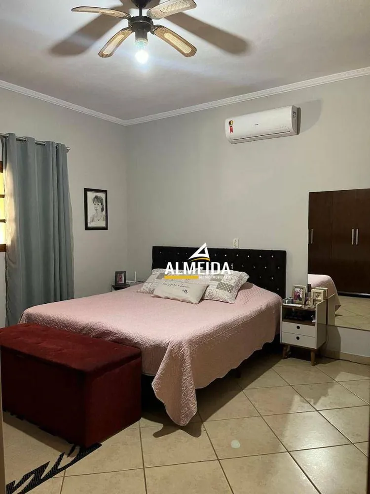 Chácara, 4 quartos, 1050 m² - Foto 10