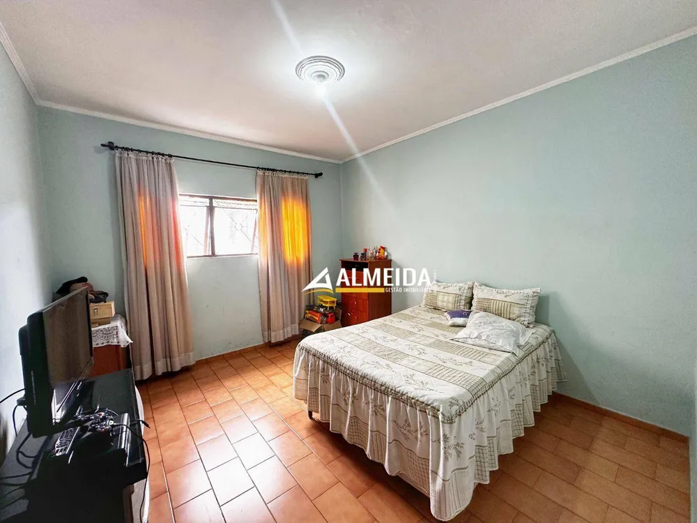 Casa, 6 quartos, 186 m² - Foto 4