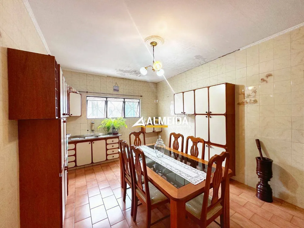 Casa, 6 quartos, 186 m² - Foto 2
