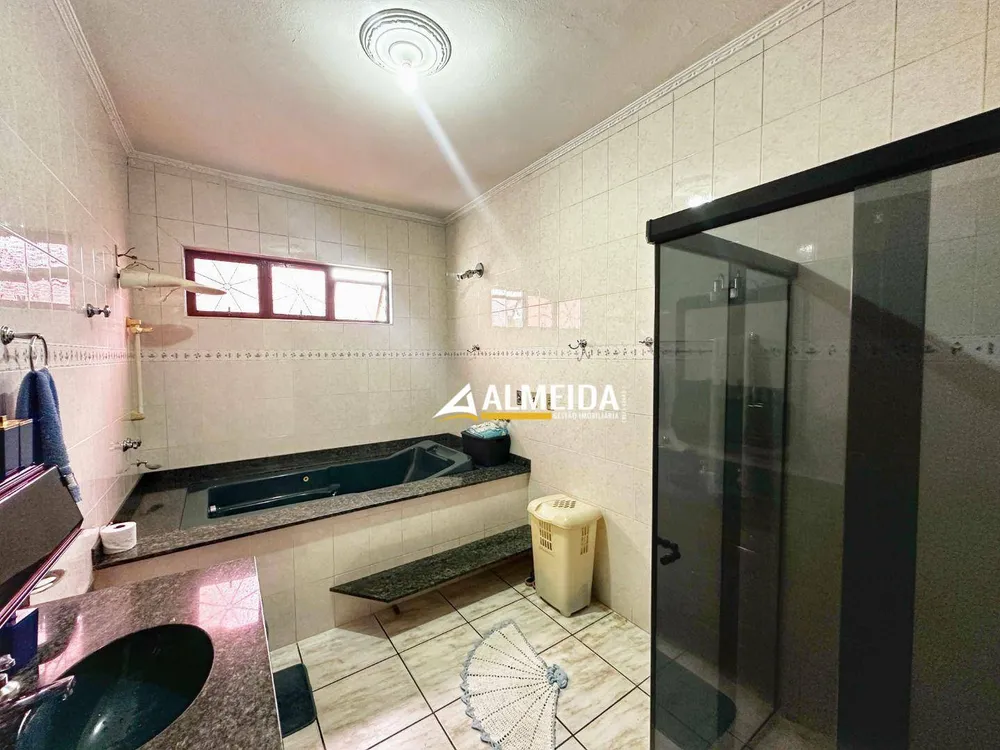 Casa, 6 quartos, 186 m² - Foto 3