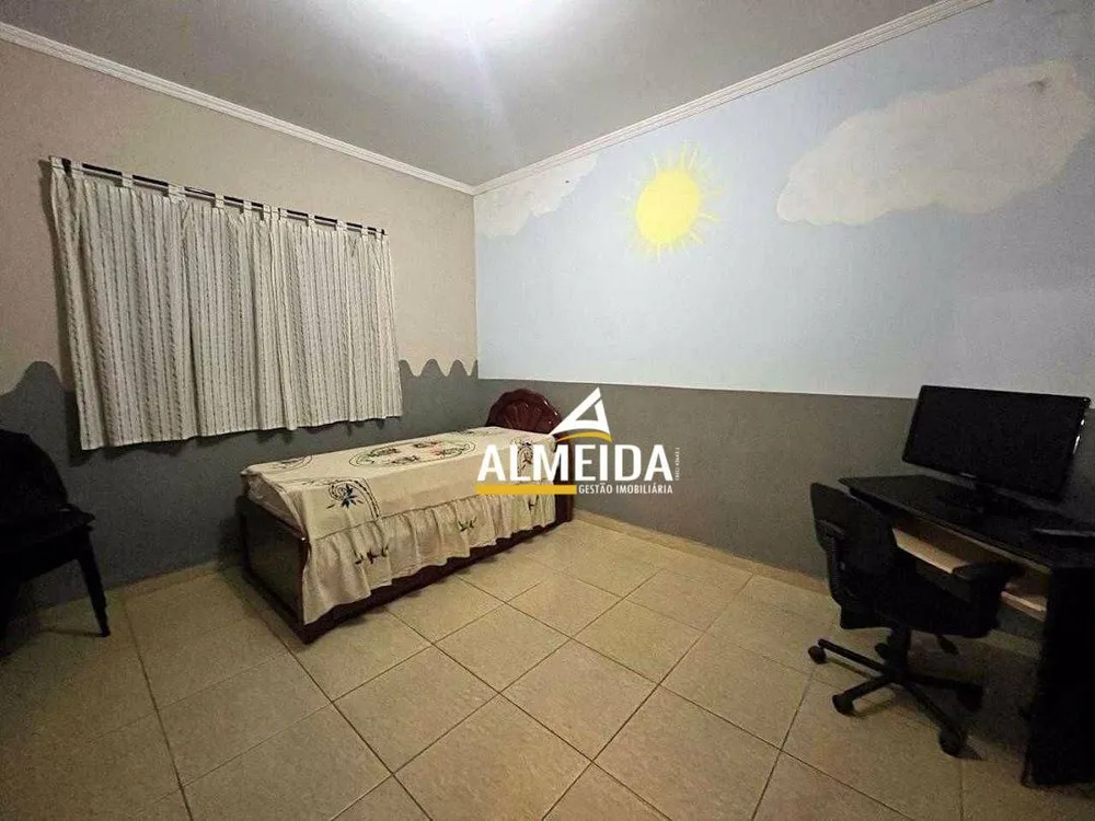 Casa, 3 quartos, 204 m² - Foto 2