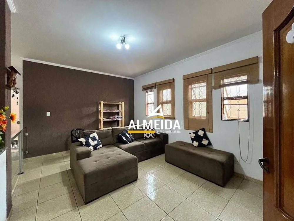 Casa, 3 quartos, 204 m² - Foto 1