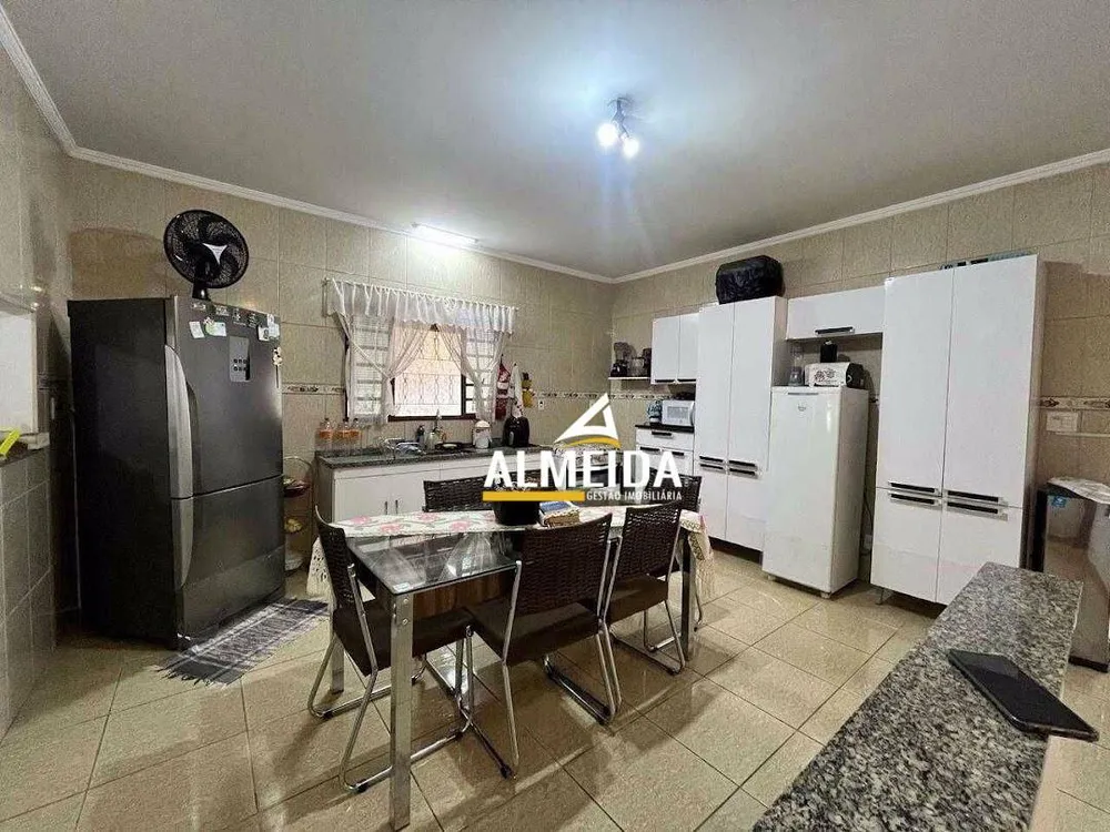 Casa, 3 quartos, 204 m² - Foto 3