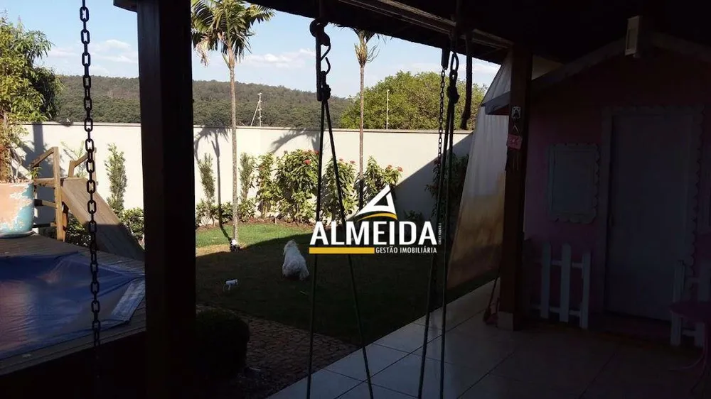 Casa, 3 quartos, 229 m² - Foto 1