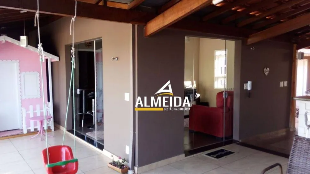 Casa, 3 quartos, 229 m² - Foto 13