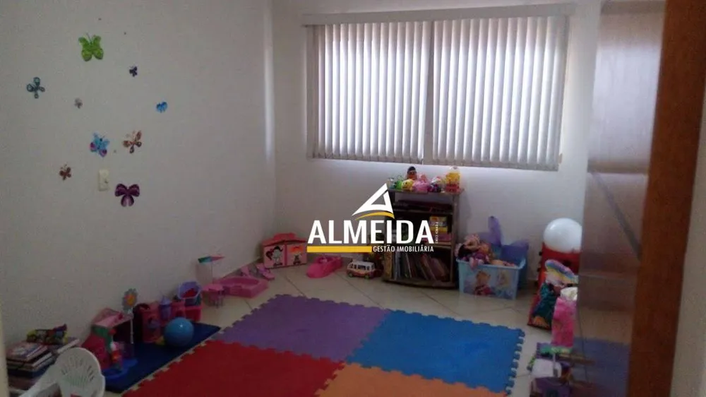 Casa, 3 quartos, 229 m² - Foto 15