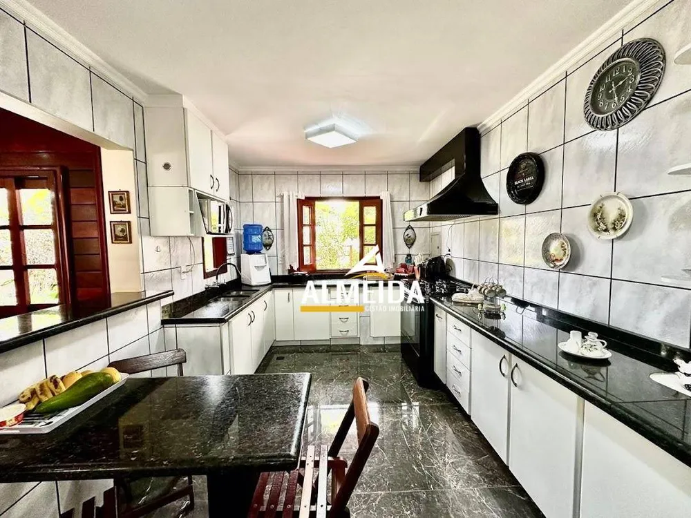 Casa, 3 quartos, 275 m² - Foto 4