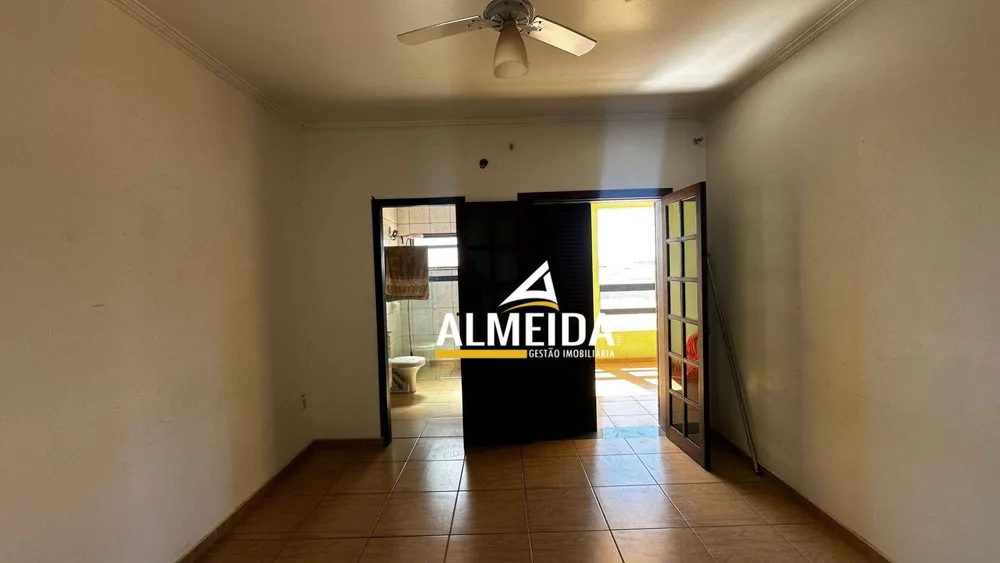 Casa, 3 quartos, 252 m² - Foto 12