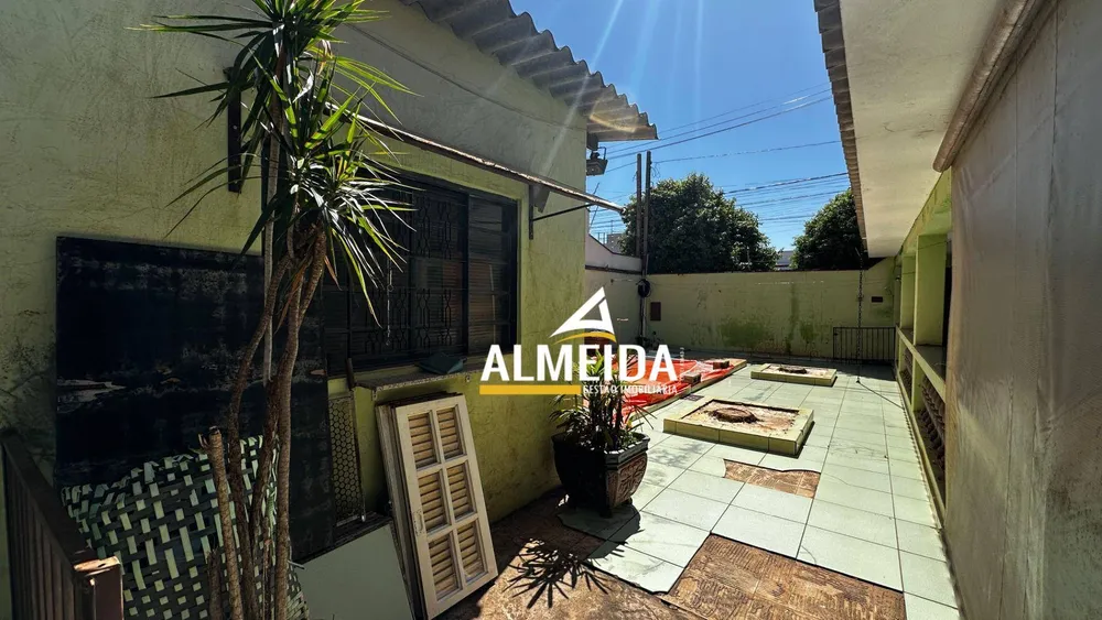 Casa, 3 quartos, 252 m² - Foto 1