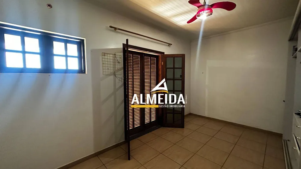 Casa, 3 quartos, 252 m² - Foto 11