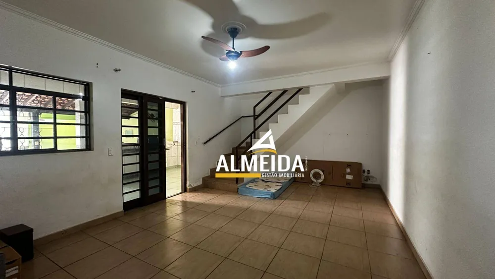 Casa, 3 quartos, 252 m² - Foto 4