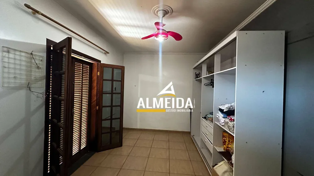 Casa, 3 quartos, 252 m² - Foto 3