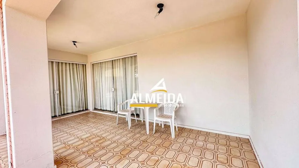 Casa, 3 quartos, 234 m² - Foto 3
