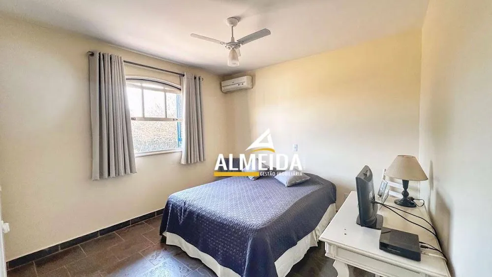 Casa, 3 quartos, 234 m² - Foto 4