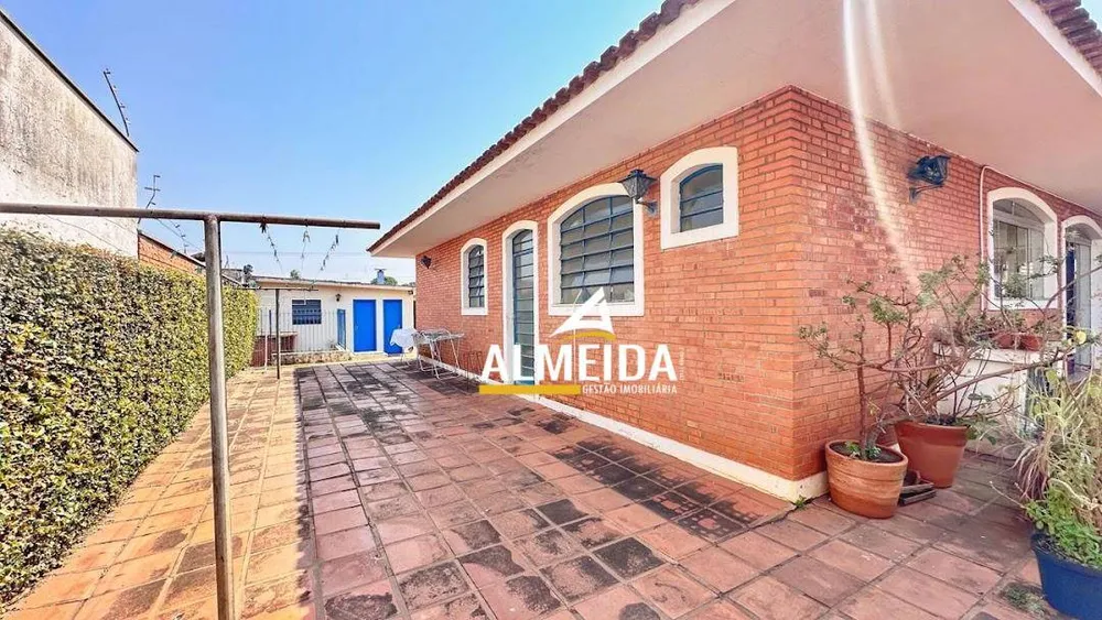 Casa, 3 quartos, 234 m² - Foto 2