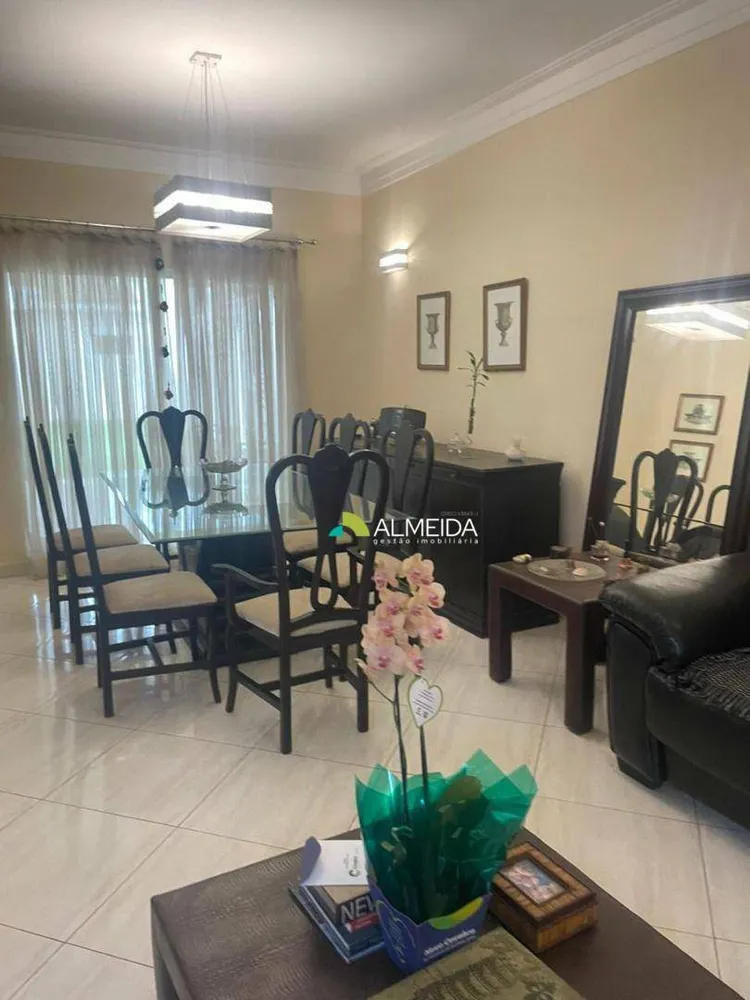 Casa, 4 quartos, 204 m² - Foto 1